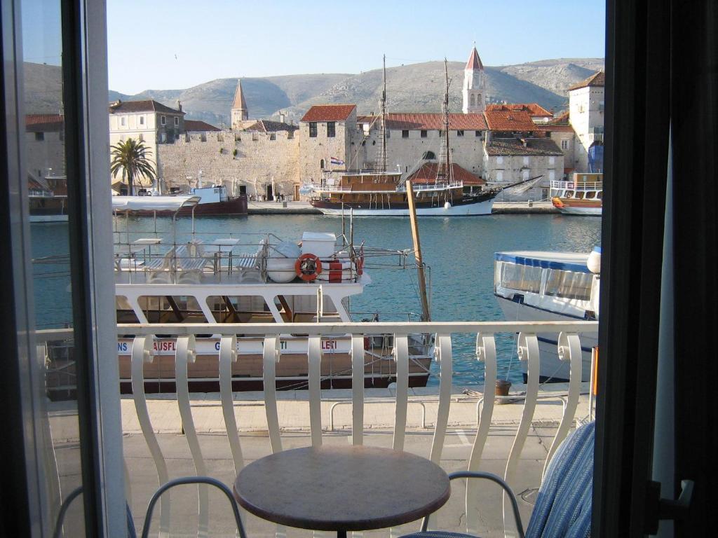Villa Tudor Trogir Ruang foto